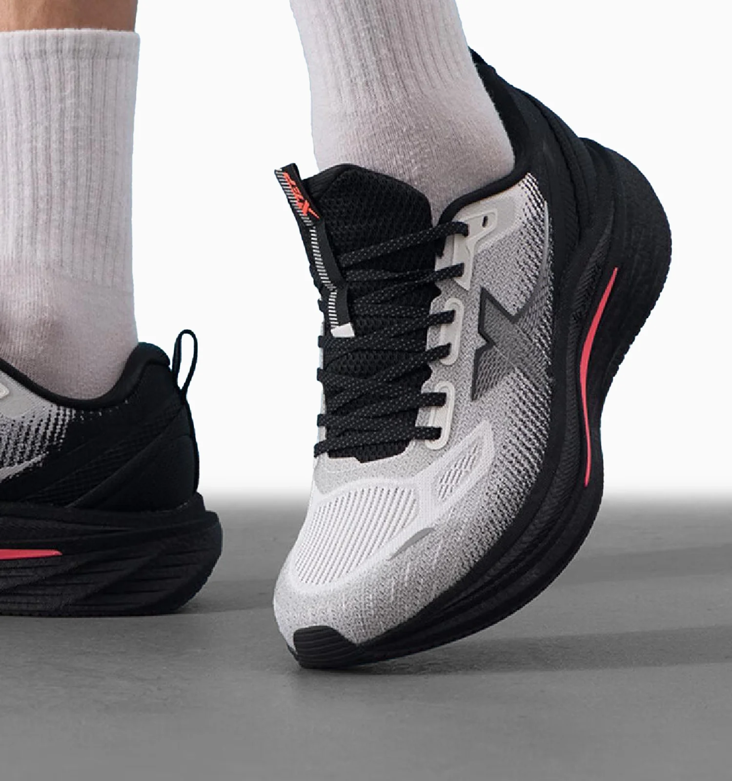 Shadow 3.0 Performance Shoe - Classic white & Black - Image 7