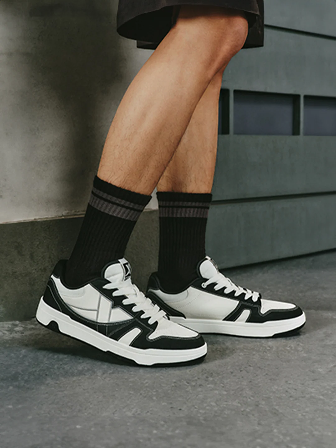 Non-Marking Skateboarding Sneakers - White/Black - Image 18