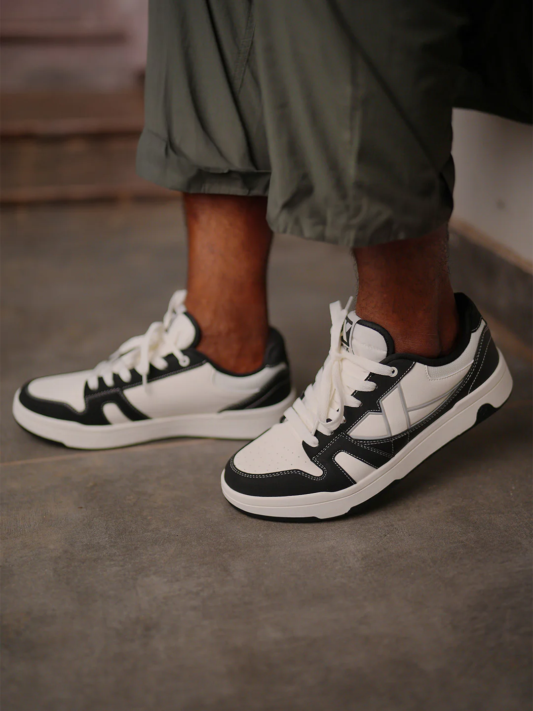 Non-Marking Skateboarding Sneakers - White/Black - Image 24