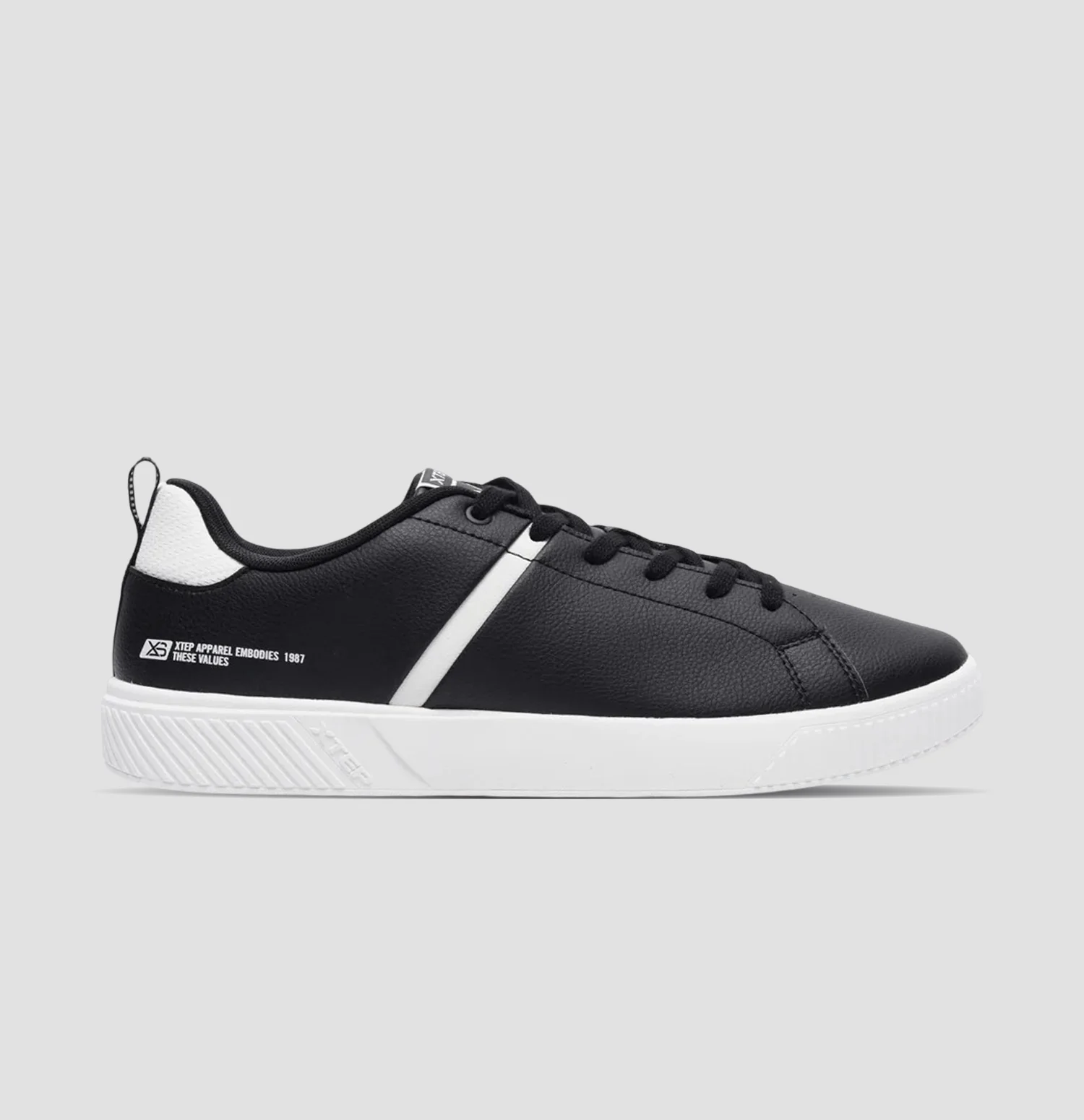 Classic Skateboarding Sneakers - Black White - Image 16