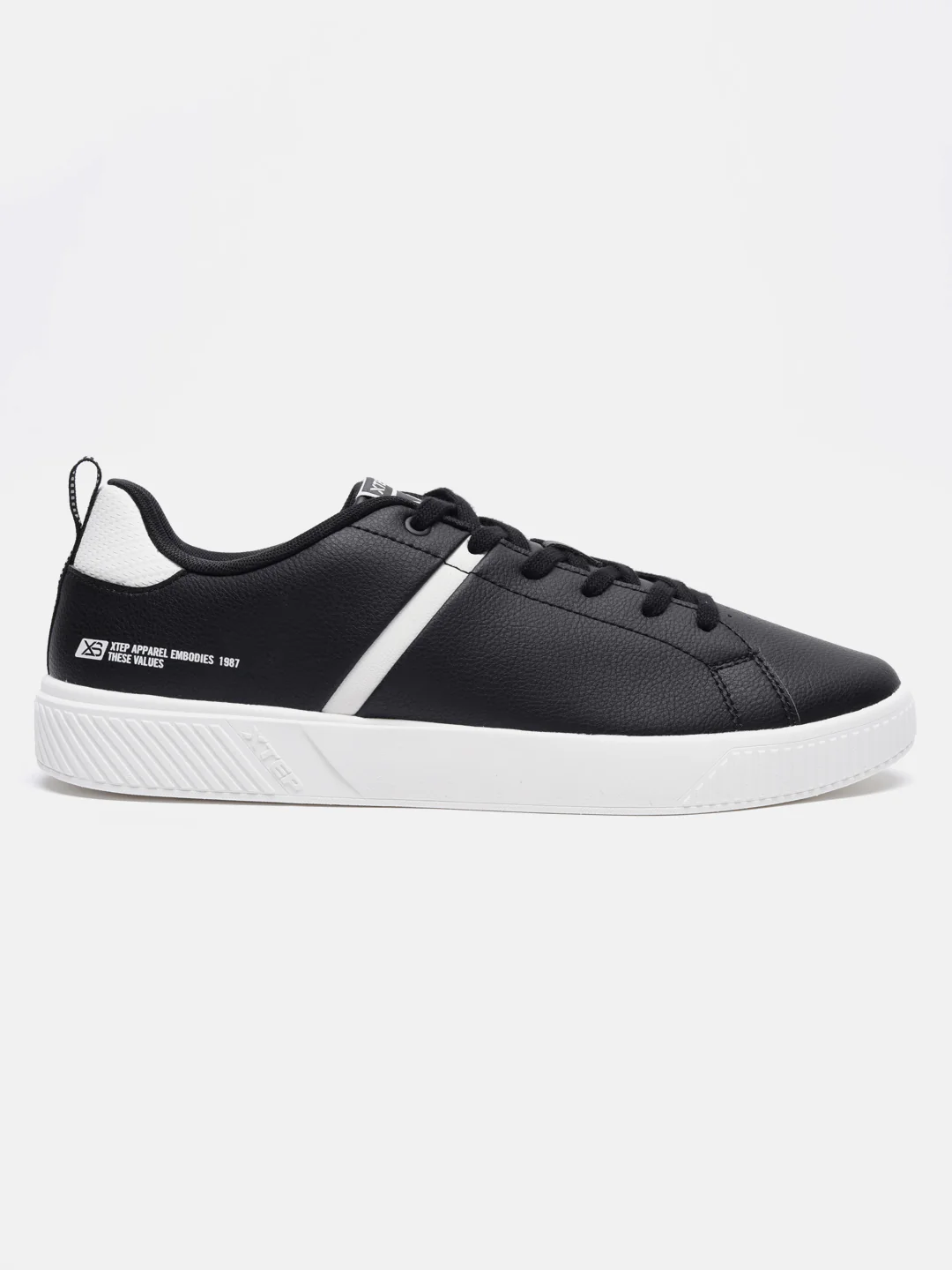 Classic Skateboarding Sneakers - Black White - Image 23