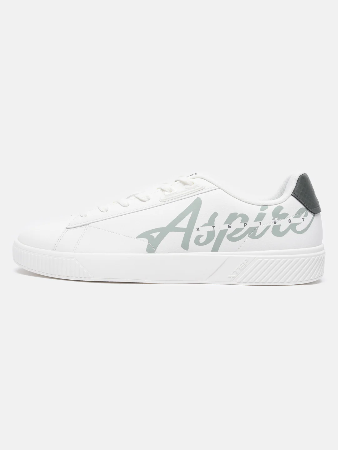 Classic Skateboarding Sneakers - Black White - Image 7