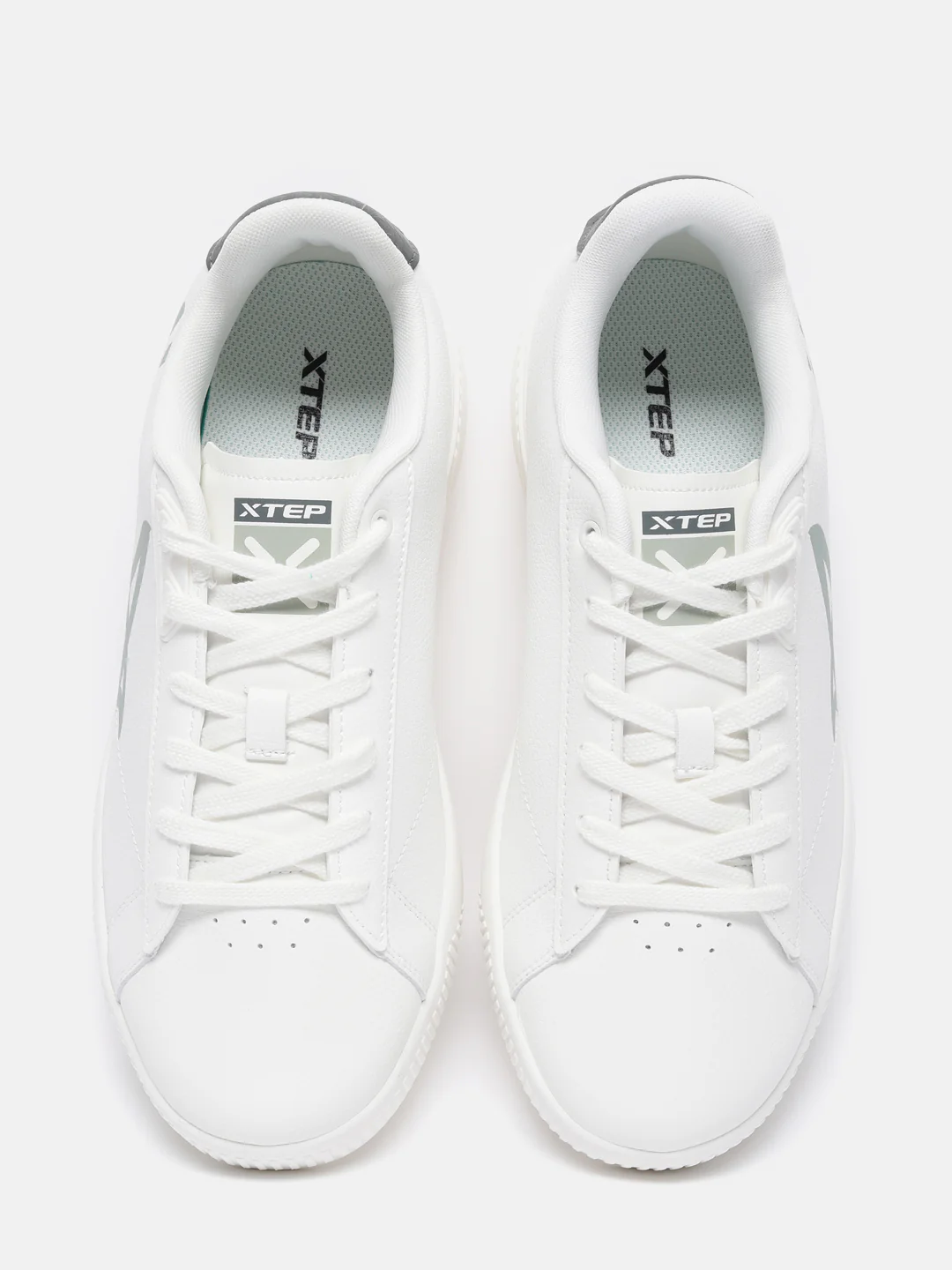 Classic Skateboarding Sneakers - Black White - Image 8