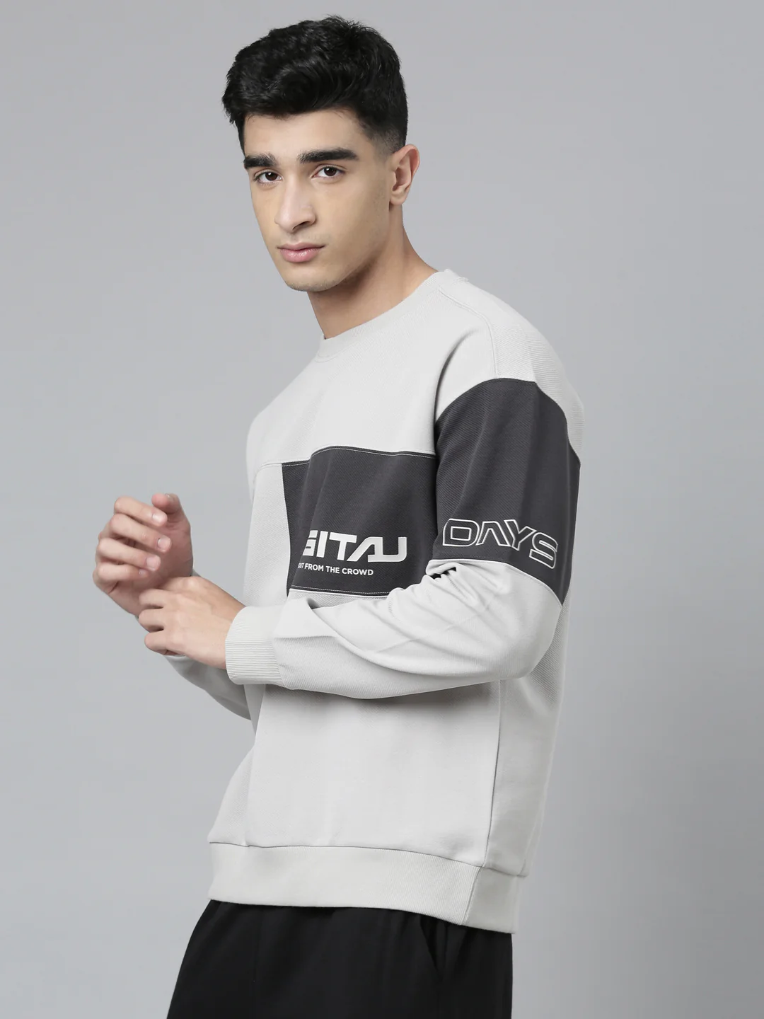 Seamless Dry-Fit Training Sweatshirt - White/Black - Image 12