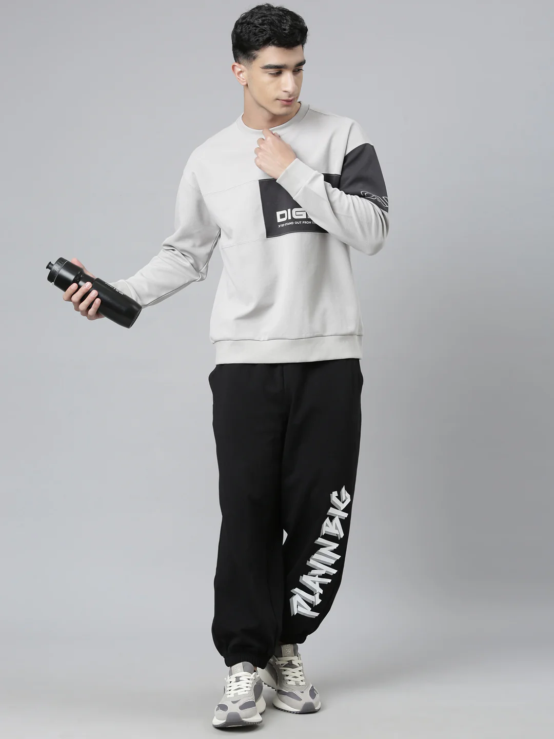 Seamless Dry-Fit Training Sweatshirt - White/Black - Image 14