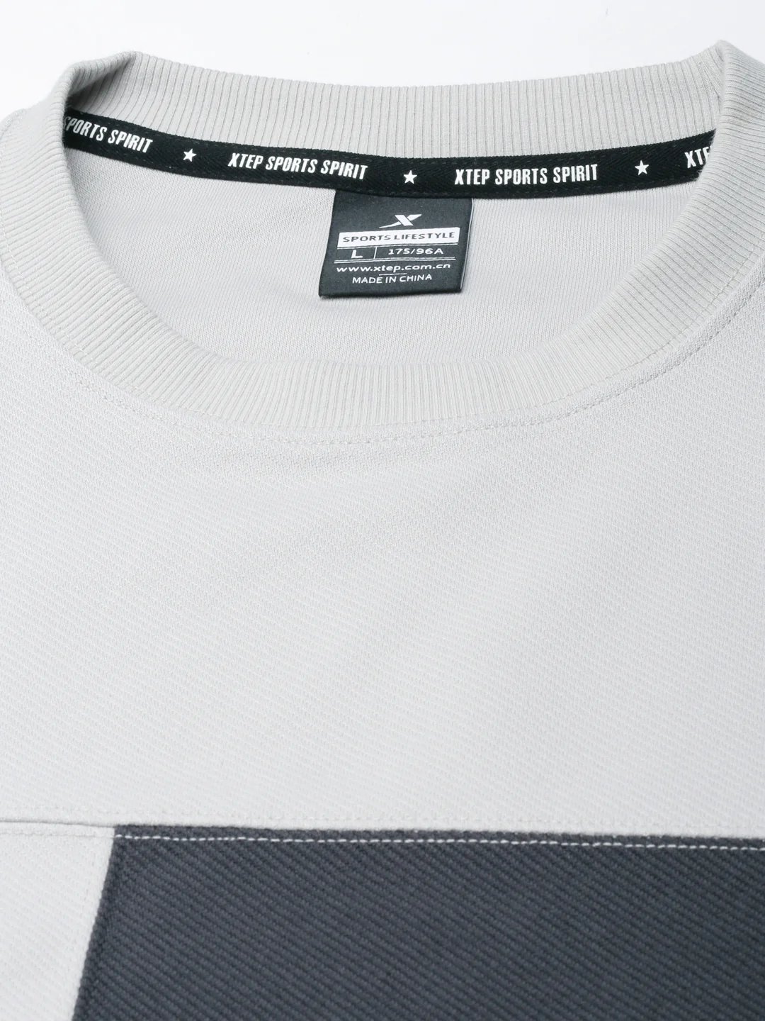 Seamless Dry-Fit Training Sweatshirt - White/Black - Image 18