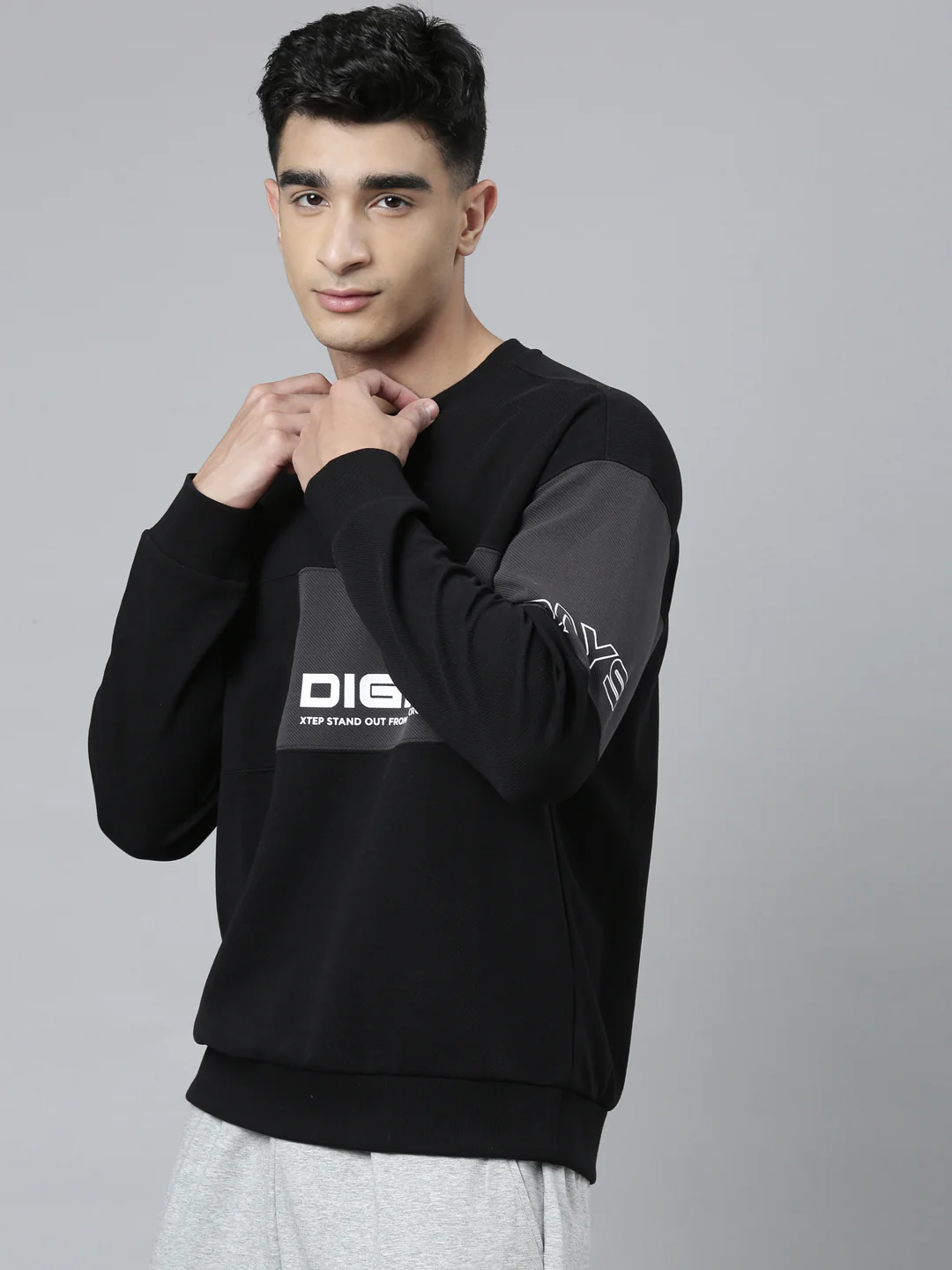 Seamless Dry-Fit Training Sweatshirt - White/Black - Image 3