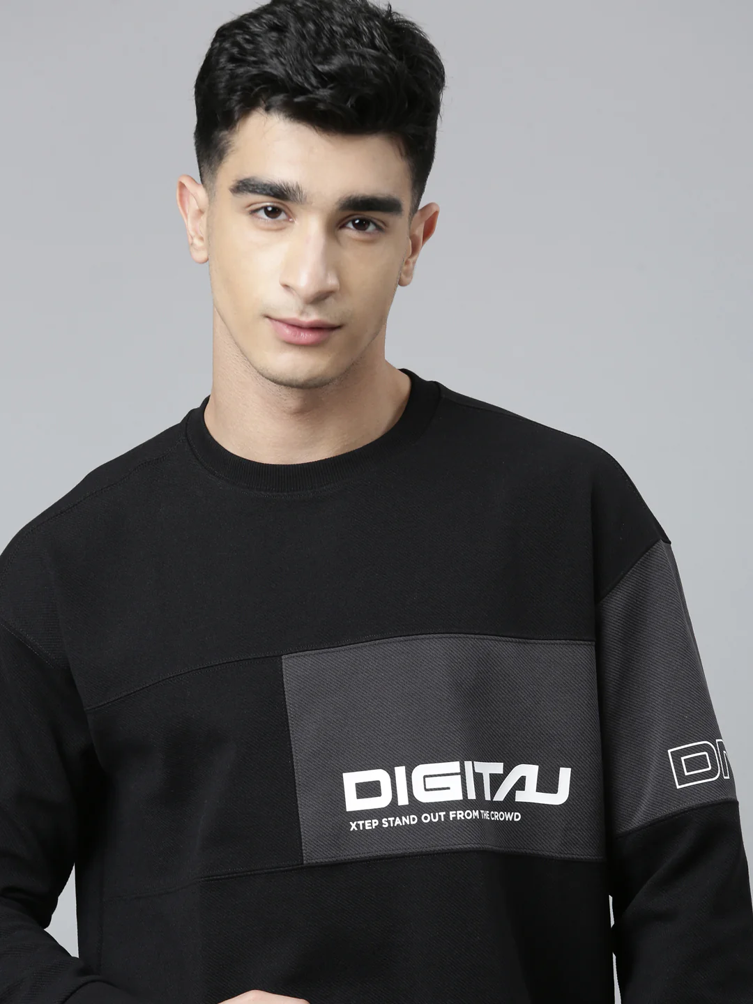 Seamless Dry-Fit Training Sweatshirt - White/Black - Image 5