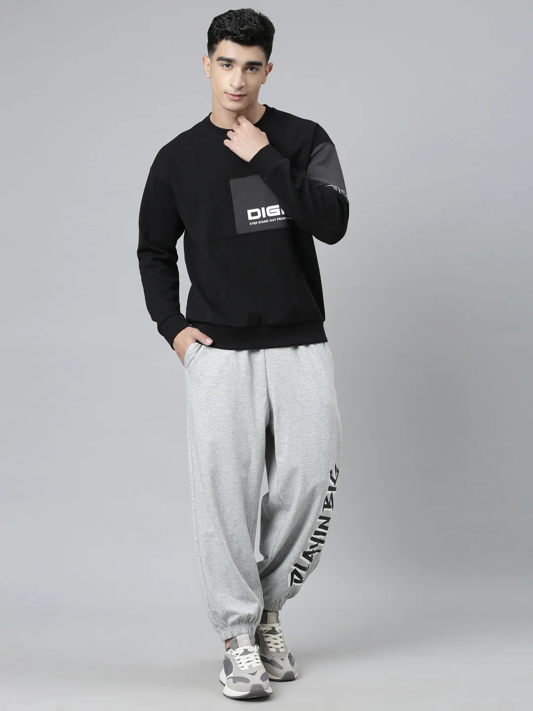 Seamless Dry-Fit Training Sweatshirt - White/Black - Image 6