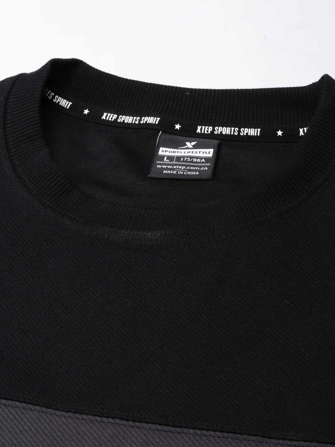 Seamless Dry-Fit Training Sweatshirt - White/Black - Image 8