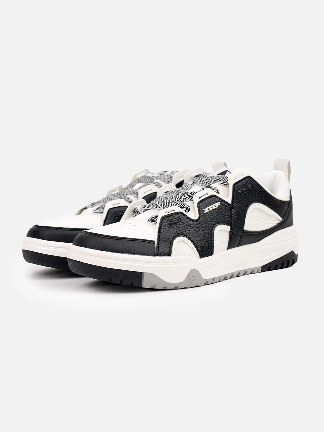 Colorblock Skateboarding - Black/White - Image 9
