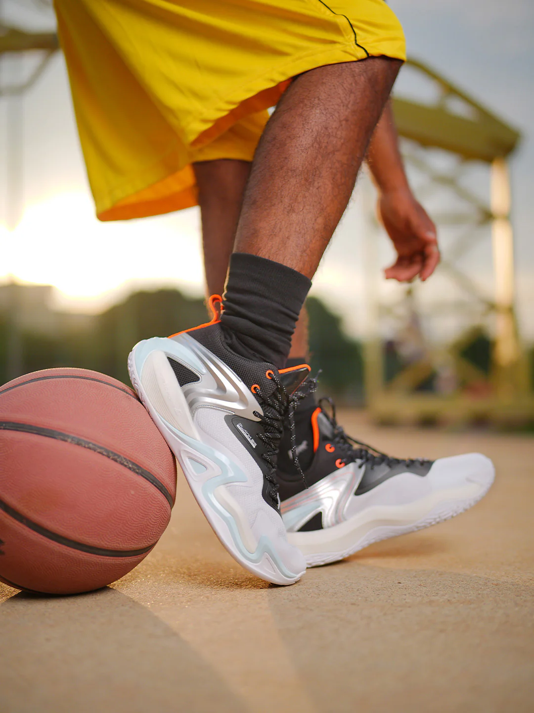 Xtep Men Dynamic Foam Basketball Shoes - Image 4